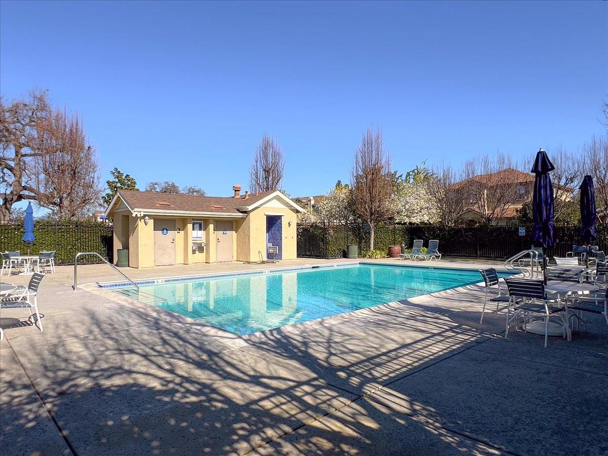 Detail Gallery Image 26 of 29 For 704 Tennyson Dr, Gilroy,  CA 95020 - 3 Beds | 2/1 Baths