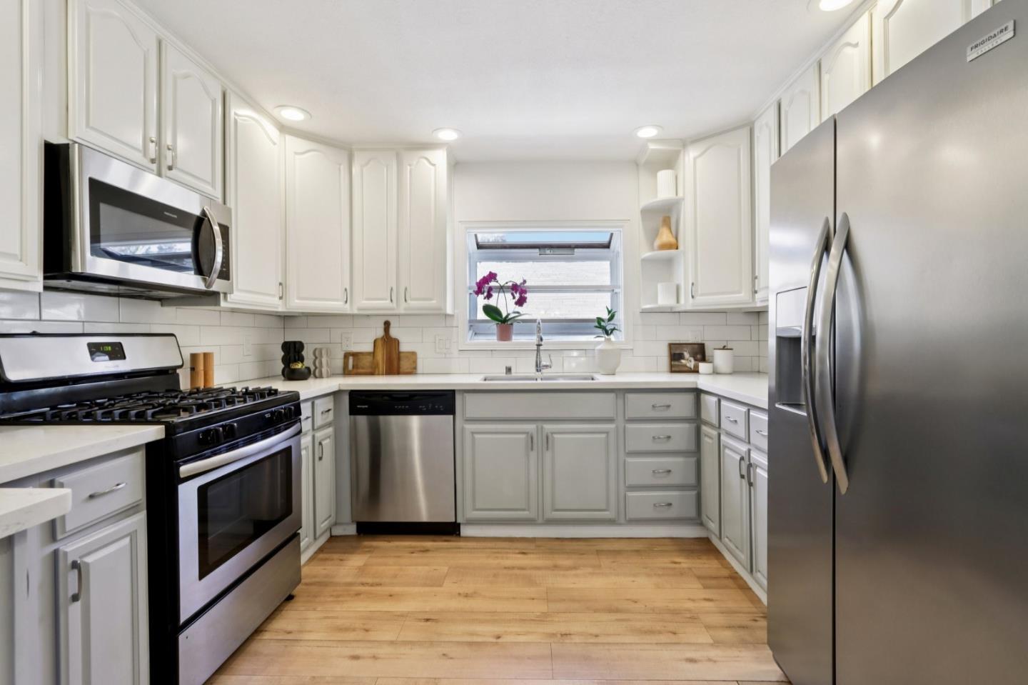 Detail Gallery Image 5 of 50 For 554 Fisk Ave, San Jose,  CA 95125 - 5 Beds | 3 Baths