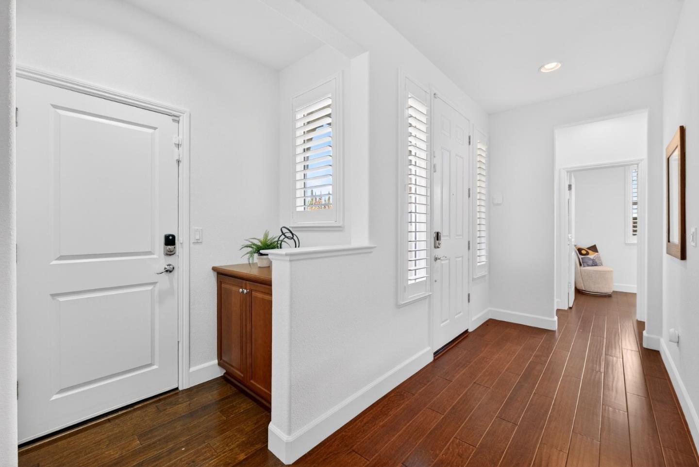 Detail Gallery Image 16 of 49 For 3210 La Rochelle Way, San Jose,  CA 95135 - 4 Beds | 3 Baths