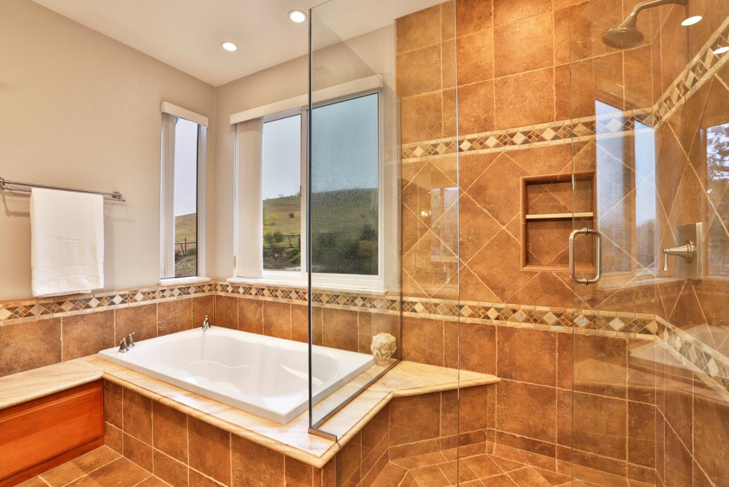 Detail Gallery Image 16 of 43 For 7085 Wilderness Cir, San Jose,  CA 95135 - 4 Beds | 3 Baths