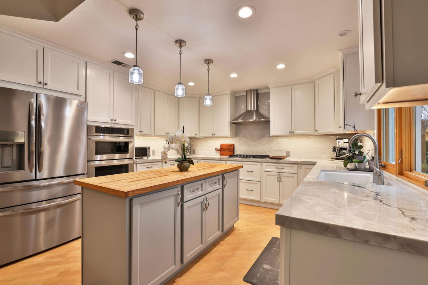 Detail Gallery Image 7 of 43 For 7085 Wilderness Cir, San Jose,  CA 95135 - 4 Beds | 3 Baths