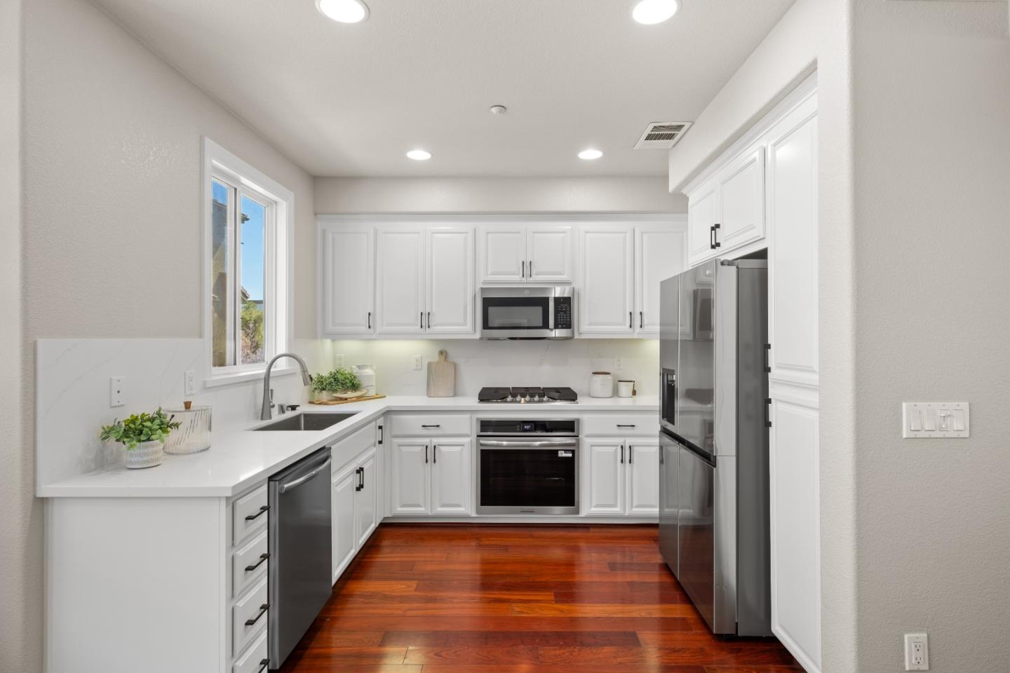 Detail Gallery Image 26 of 49 For 1756 Ringwood Ave, San Jose,  CA 95131 - 4 Beds | 3/1 Baths