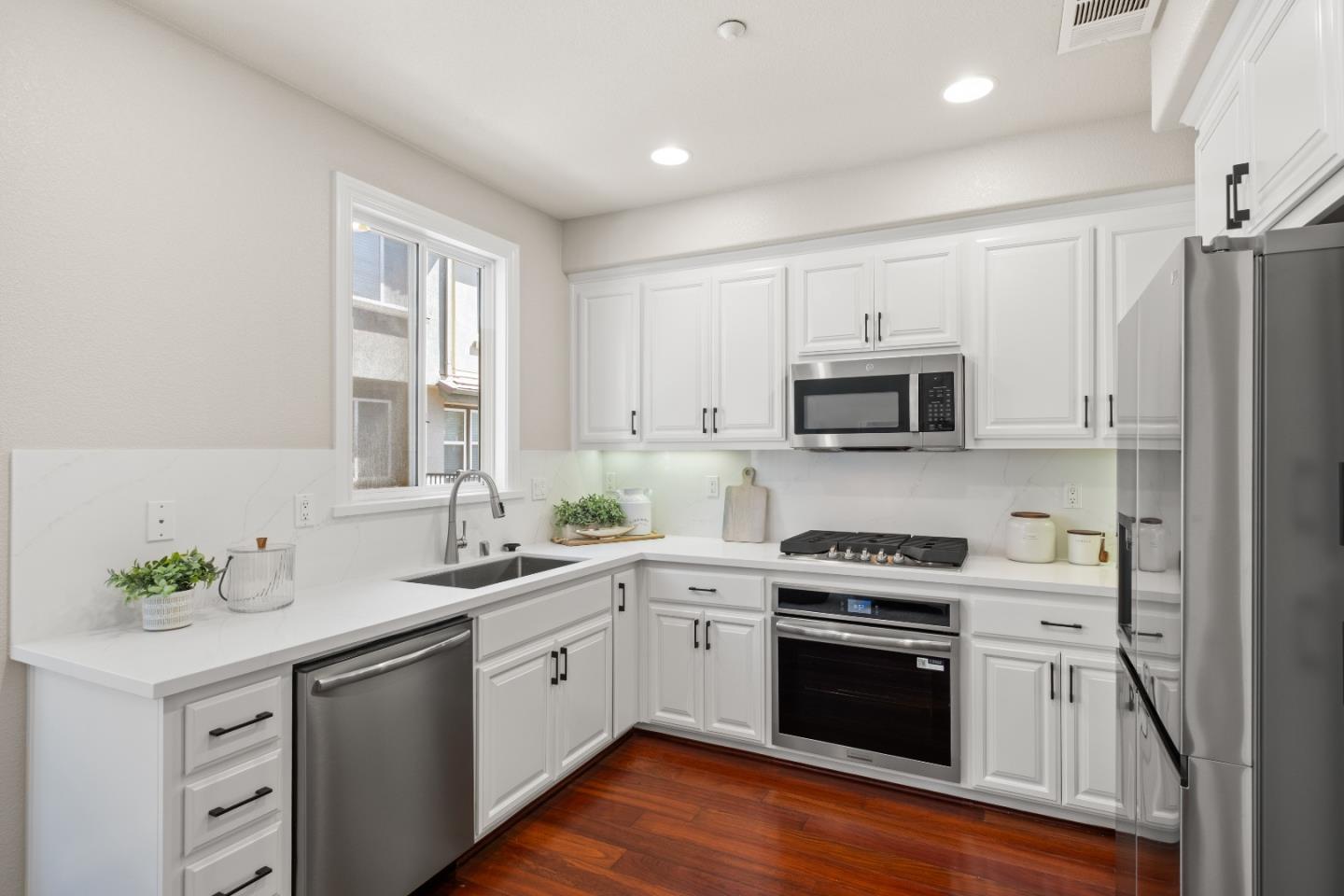 Detail Gallery Image 27 of 49 For 1756 Ringwood Ave, San Jose,  CA 95131 - 4 Beds | 3/1 Baths