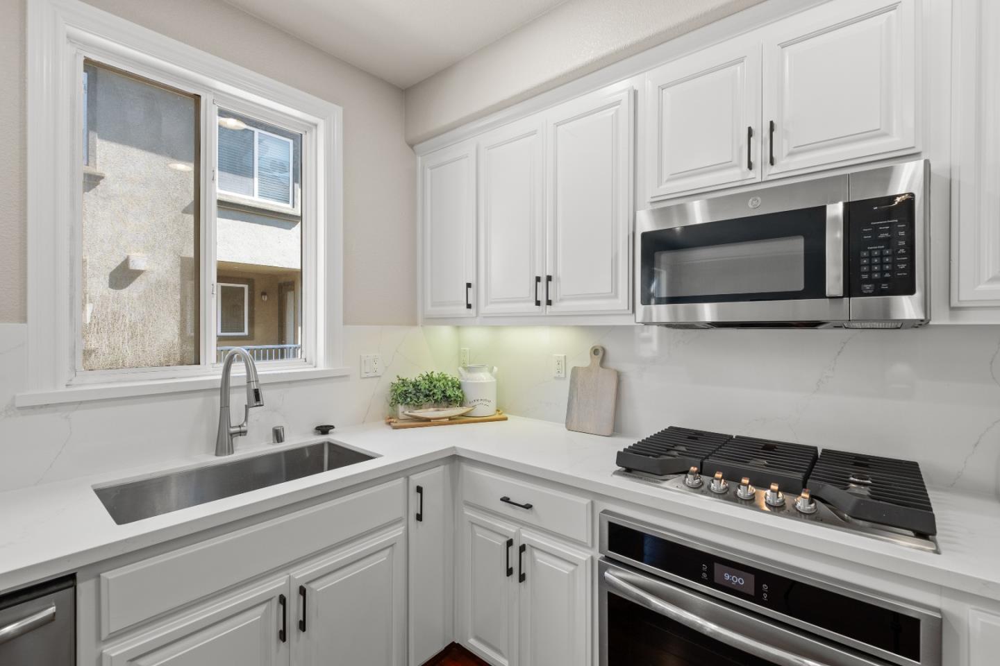 Detail Gallery Image 30 of 49 For 1756 Ringwood Ave, San Jose,  CA 95131 - 4 Beds | 3/1 Baths