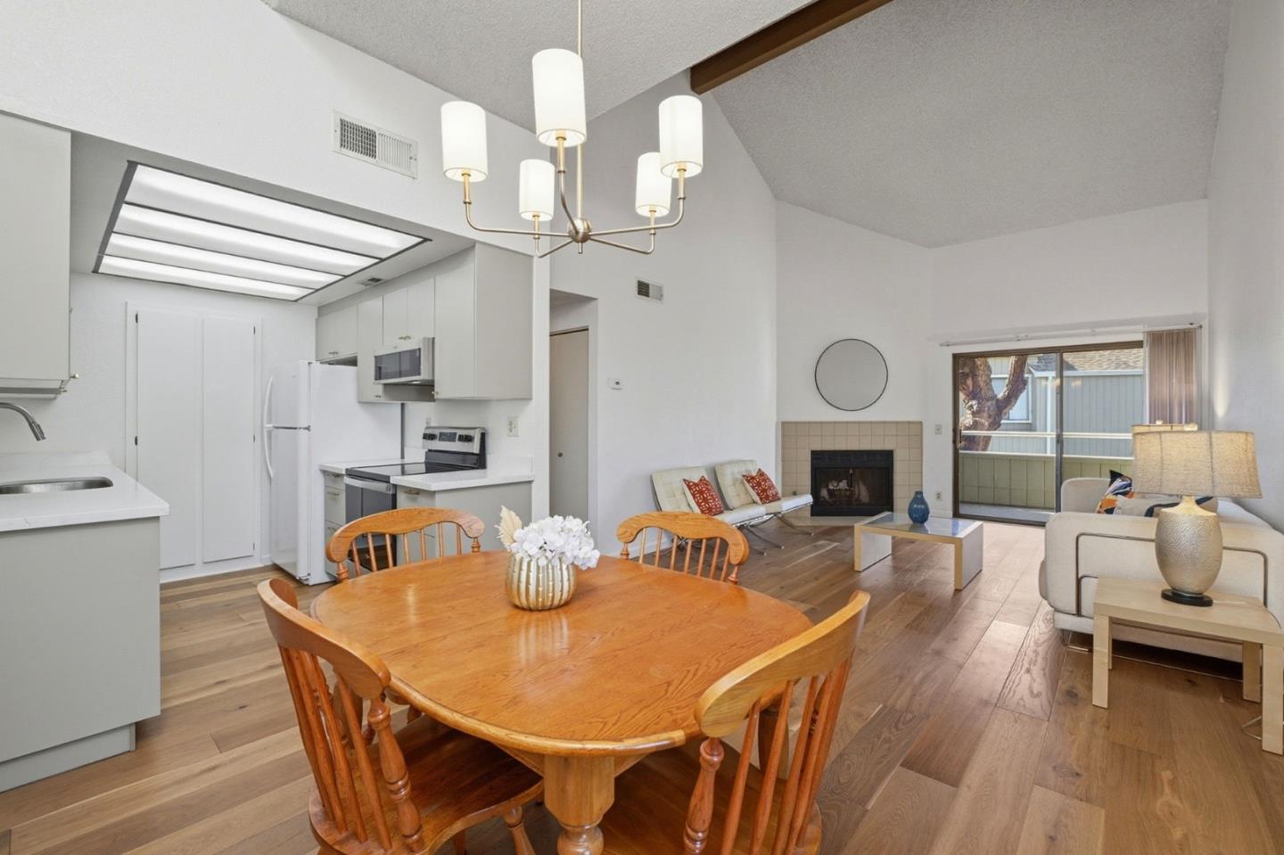 Detail Gallery Image 12 of 28 For 1776 Braddock Ct, San Jose,  CA 95125 - 2 Beds | 2 Baths