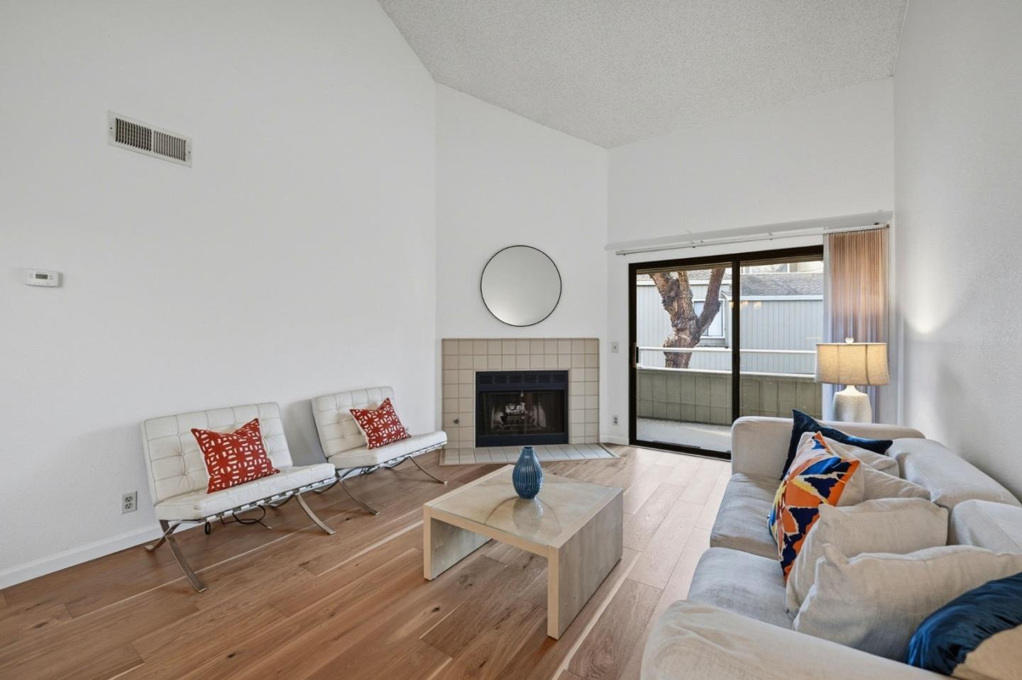 Detail Gallery Image 5 of 28 For 1776 Braddock Ct, San Jose,  CA 95125 - 2 Beds | 2 Baths