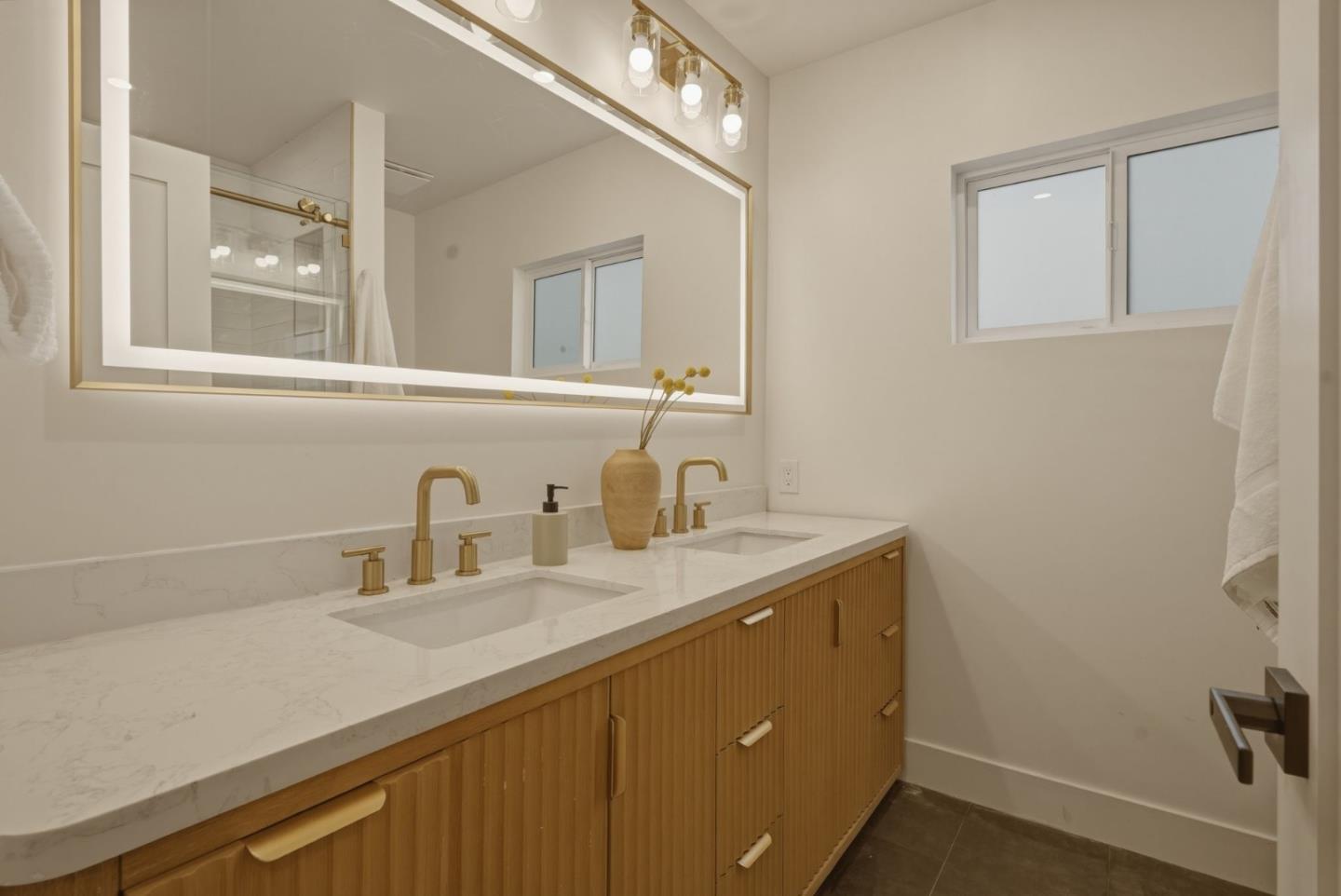 Detail Gallery Image 16 of 48 For 273 Poplar Ave, San Bruno,  CA 94066 - 3 Beds | 2 Baths