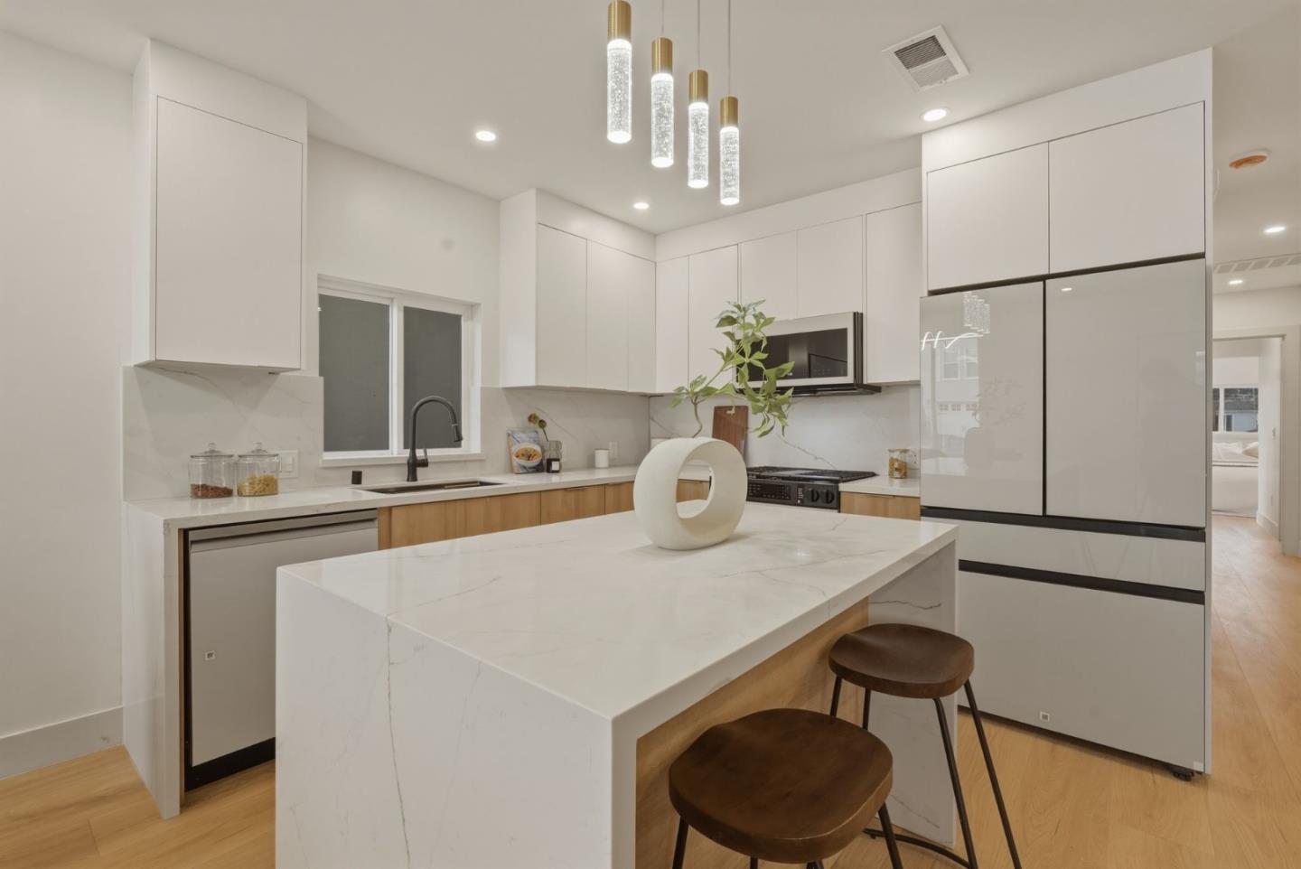 Detail Gallery Image 8 of 48 For 273 Poplar Ave, San Bruno,  CA 94066 - 3 Beds | 2 Baths