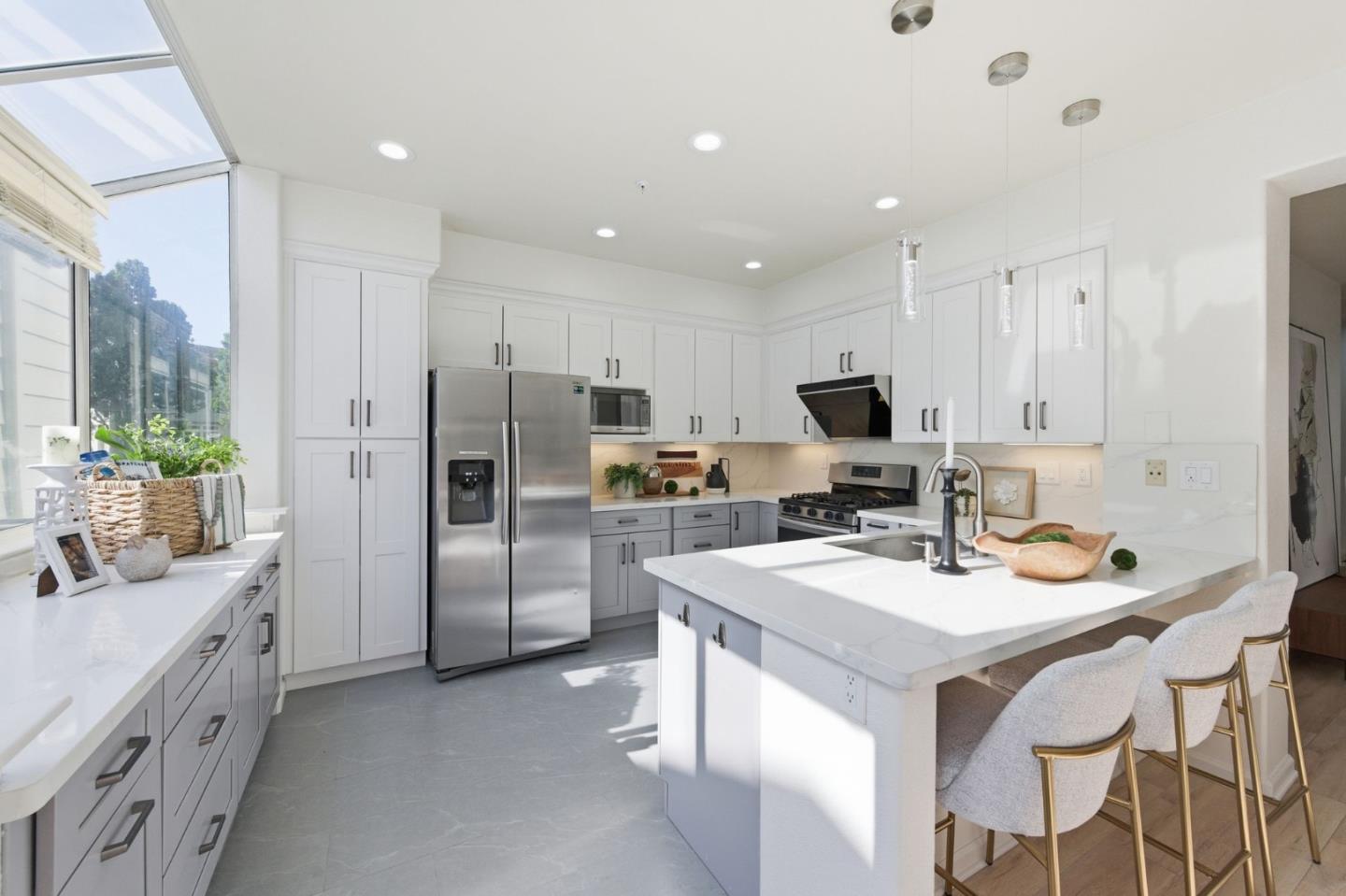 Detail Gallery Image 16 of 62 For 509 Porpoise Bay Ter #C,  Sunnyvale,  CA 94089 - 3 Beds | 2/1 Baths