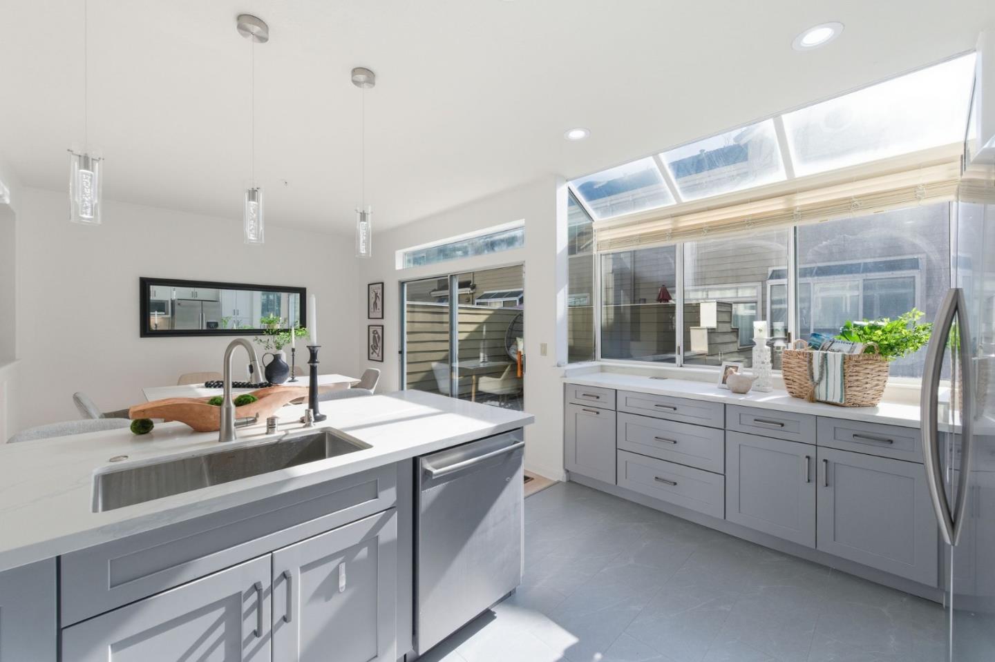 Detail Gallery Image 18 of 62 For 509 Porpoise Bay Ter #C,  Sunnyvale,  CA 94089 - 3 Beds | 2/1 Baths