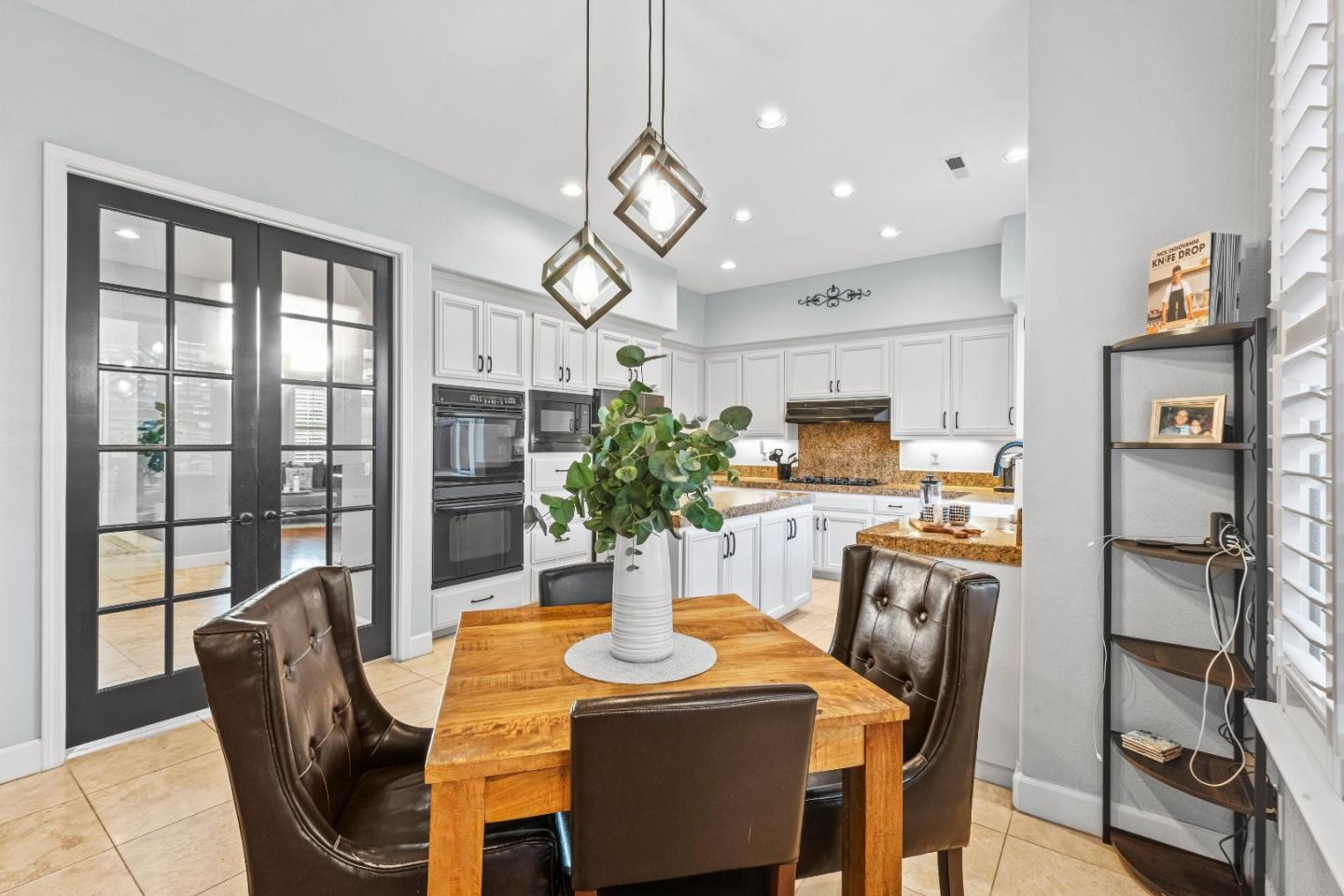 Detail Gallery Image 11 of 50 For 18312 Solano Ct, Morgan Hill,  CA 95037 - 4 Beds | 3 Baths