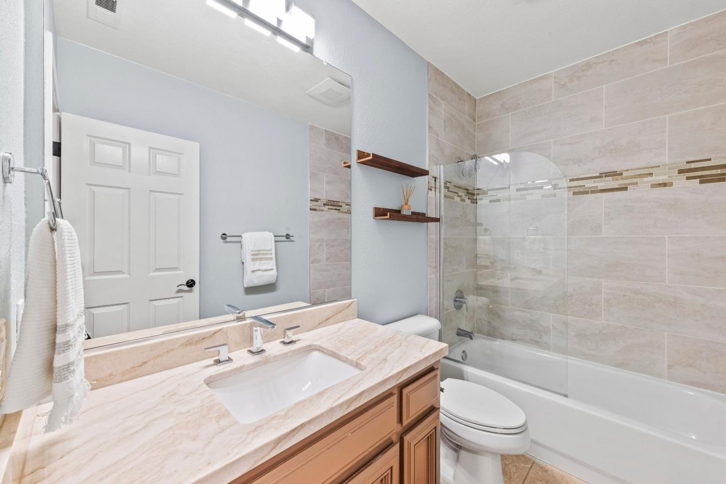 Detail Gallery Image 8 of 50 For 18312 Solano Ct, Morgan Hill,  CA 95037 - 4 Beds | 3 Baths