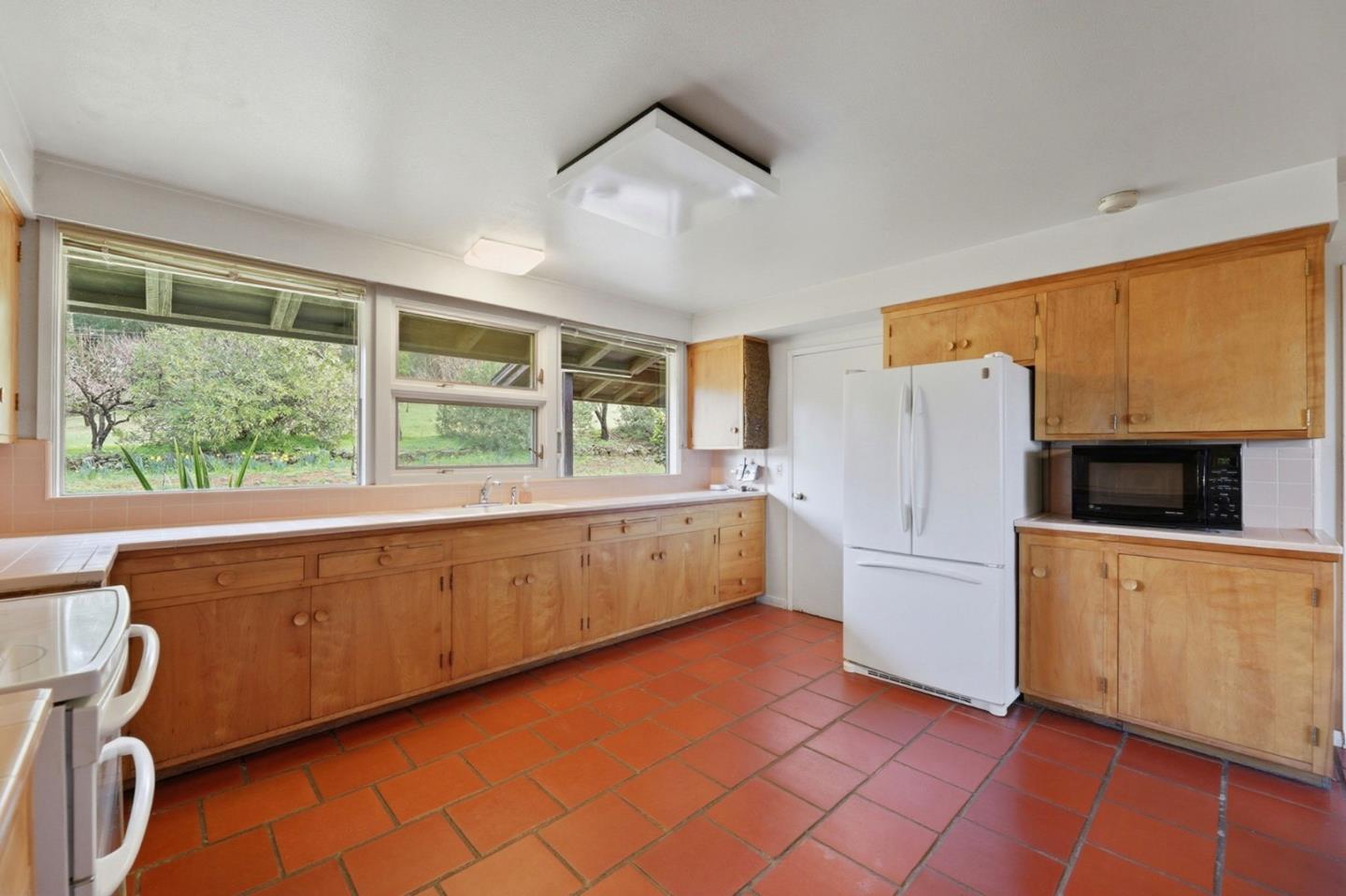 Detail Gallery Image 10 of 46 For 24733 Loma Prieta Ave, Los Gatos,  CA 95033 - 4 Beds | 3/1 Baths