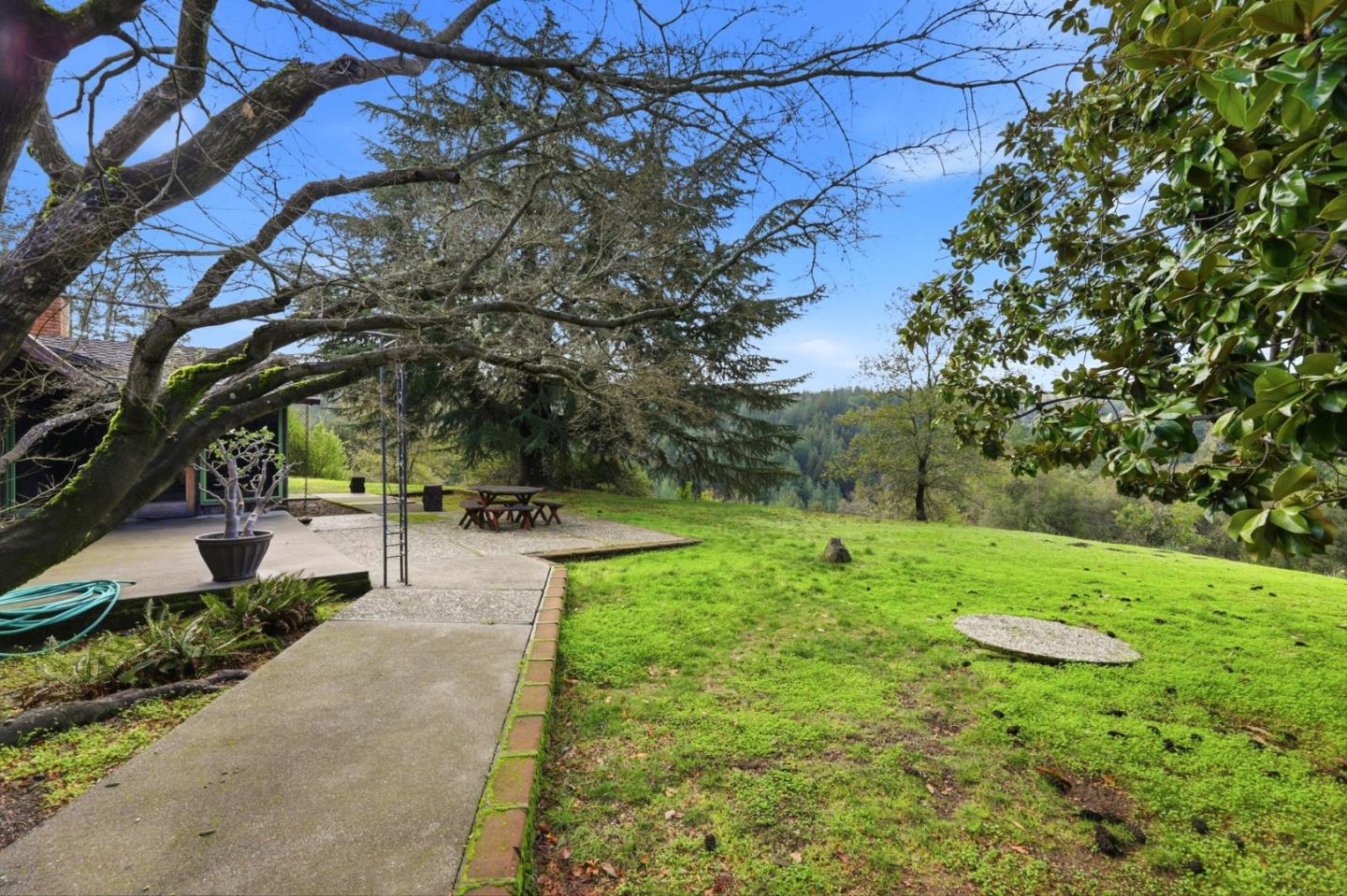 Detail Gallery Image 29 of 46 For 24733 Loma Prieta Ave, Los Gatos,  CA 95033 - 4 Beds | 3/1 Baths