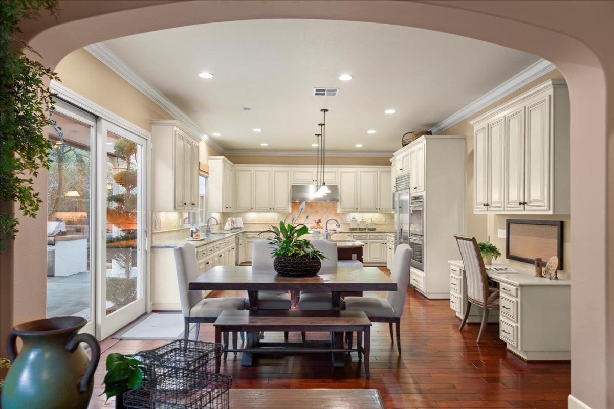 Detail Gallery Image 16 of 78 For 6617 Broadacres Dr, San Jose,  CA 95120 - 5 Beds | 4 Baths