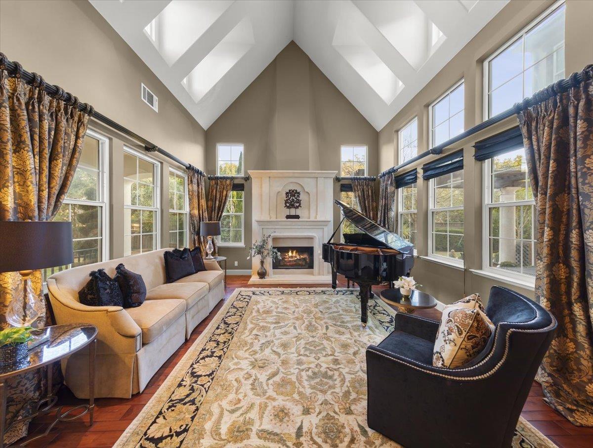 Detail Gallery Image 4 of 78 For 6617 Broadacres Dr, San Jose,  CA 95120 - 5 Beds | 4 Baths