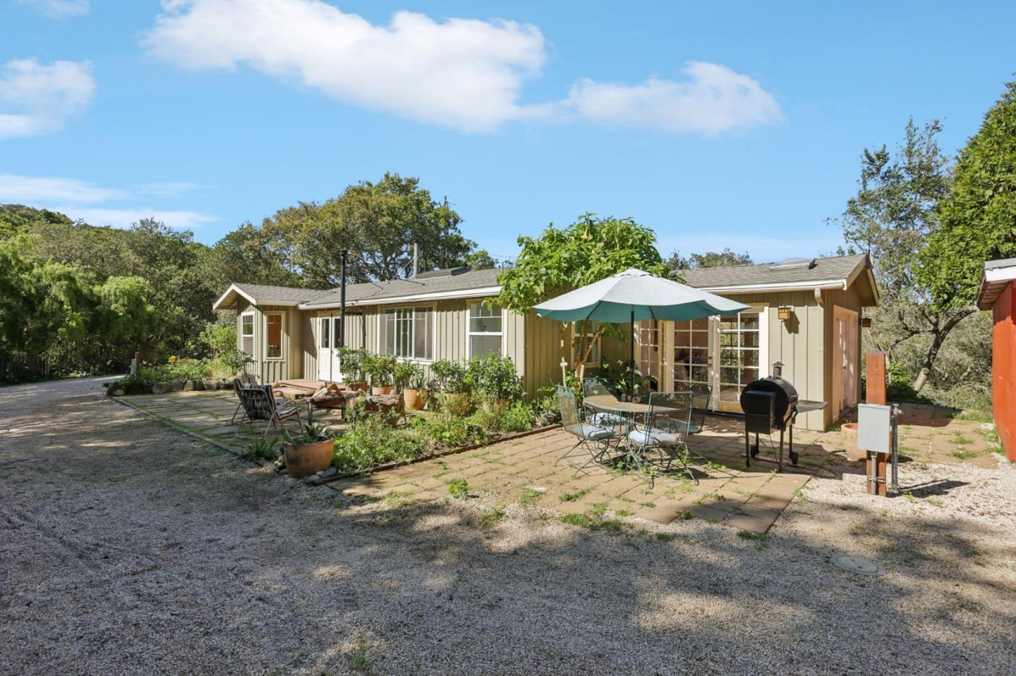 Detail Gallery Image 2 of 57 For 122 Strawberry Canyon Rd, Royal Oaks,  CA 95076 - 3 Beds | 1 Baths