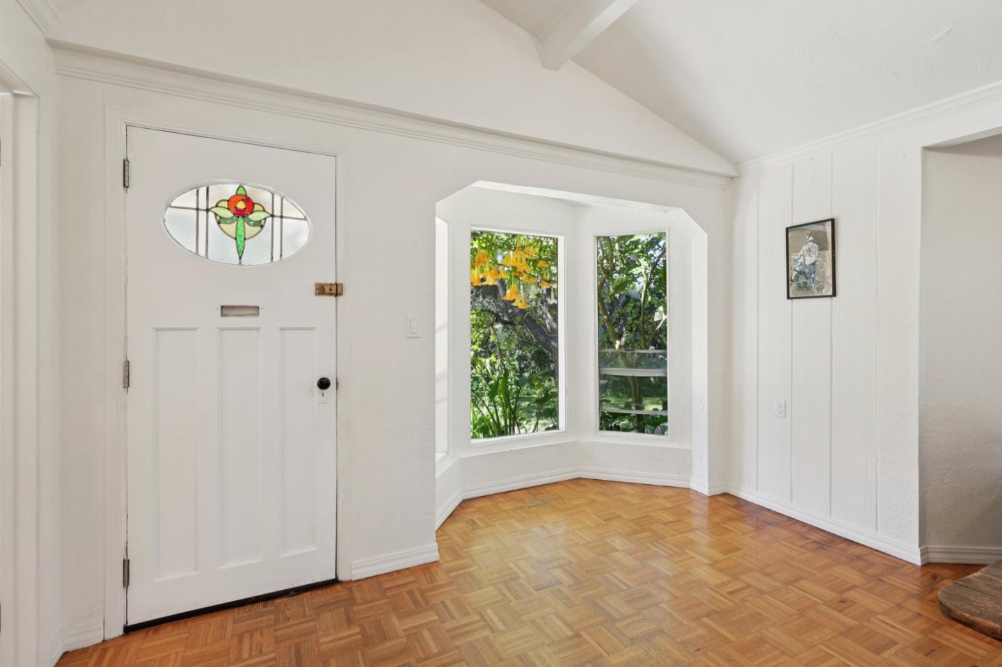 Detail Gallery Image 4 of 57 For 122 Strawberry Canyon Rd, Royal Oaks,  CA 95076 - 3 Beds | 1 Baths