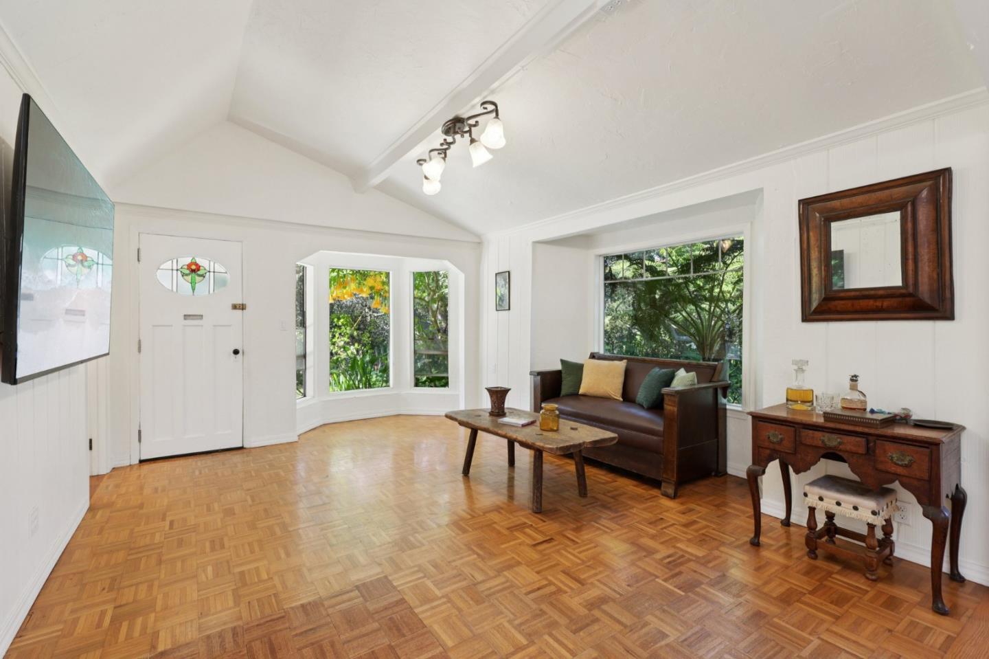 Detail Gallery Image 7 of 57 For 122 Strawberry Canyon Rd, Royal Oaks,  CA 95076 - 3 Beds | 1 Baths