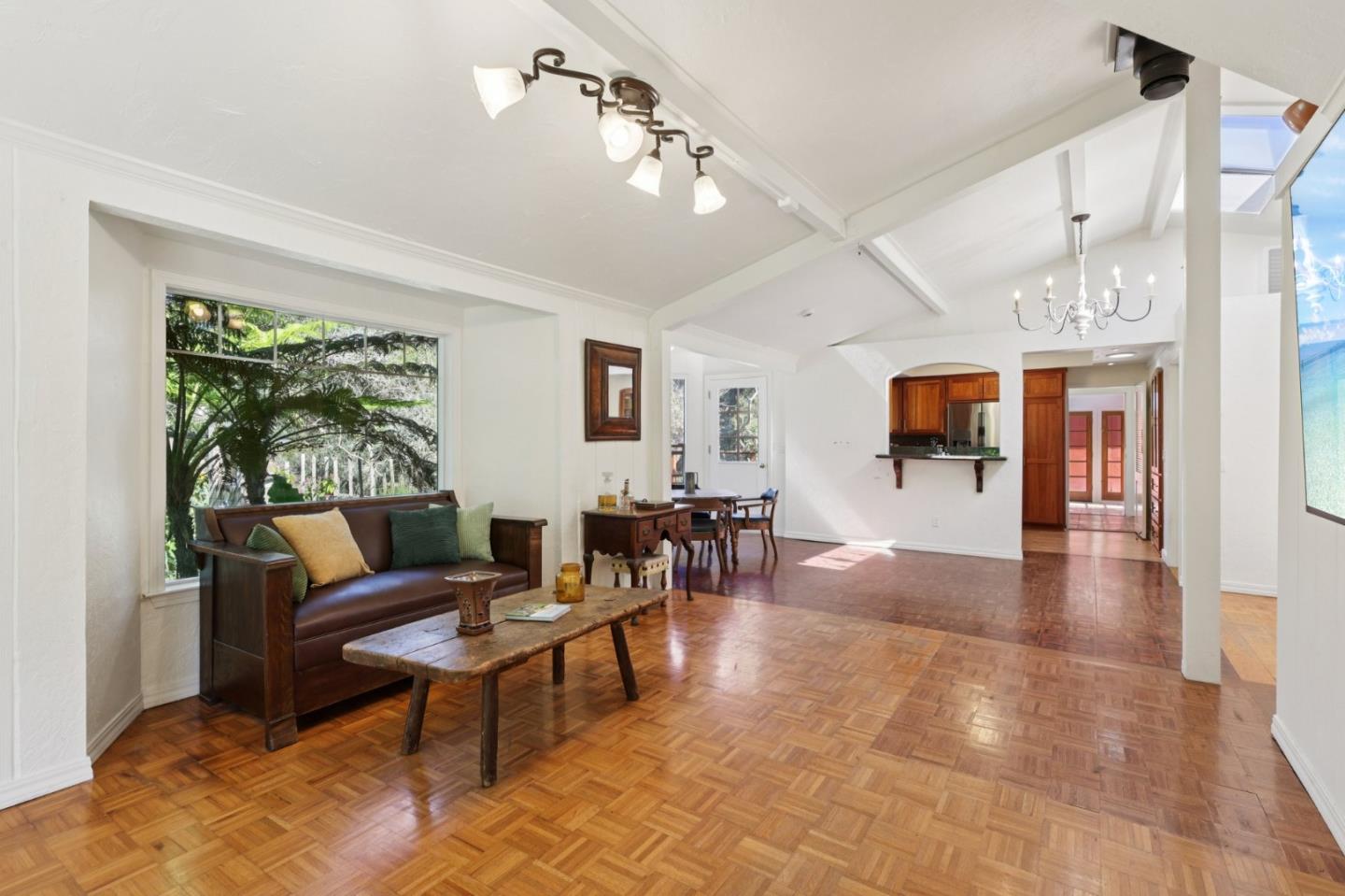 Detail Gallery Image 8 of 57 For 122 Strawberry Canyon Rd, Royal Oaks,  CA 95076 - 3 Beds | 1 Baths