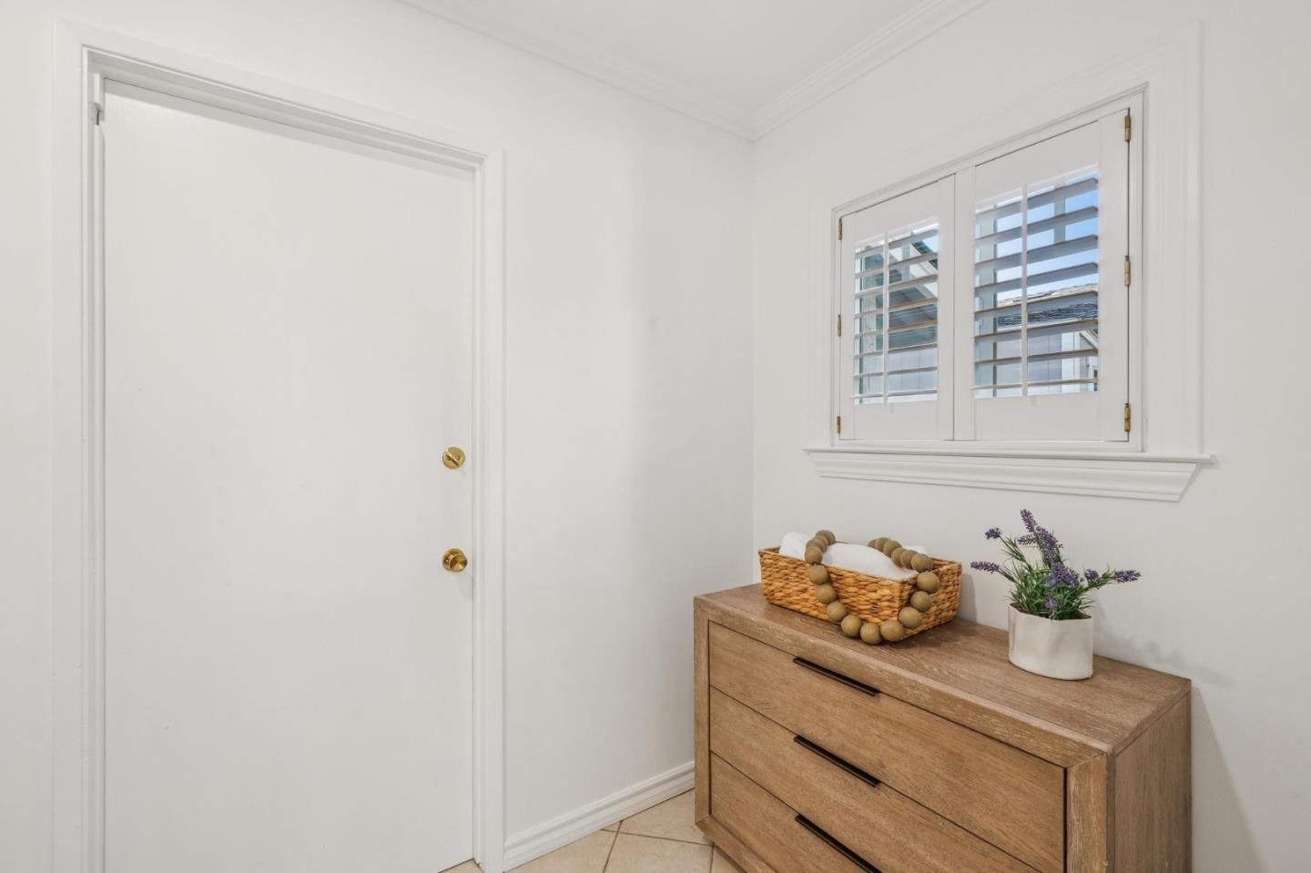 Detail Gallery Image 17 of 22 For 18855 Aspesi Dr, Saratoga,  CA 95070 - 3 Beds | 2/1 Baths