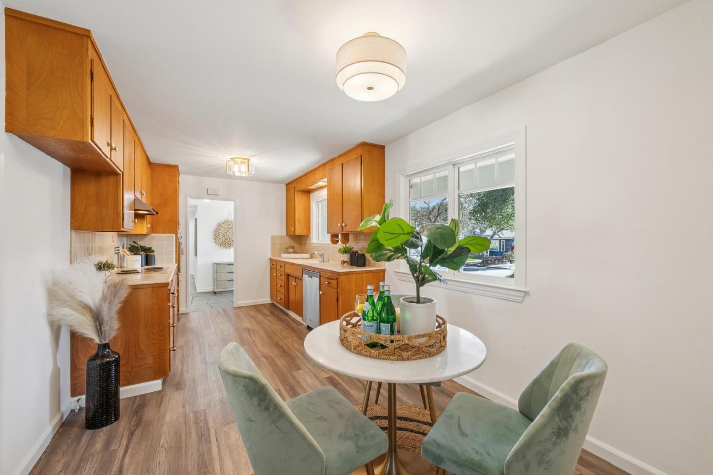 Detail Gallery Image 8 of 22 For 18855 Aspesi Dr, Saratoga,  CA 95070 - 3 Beds | 2/1 Baths