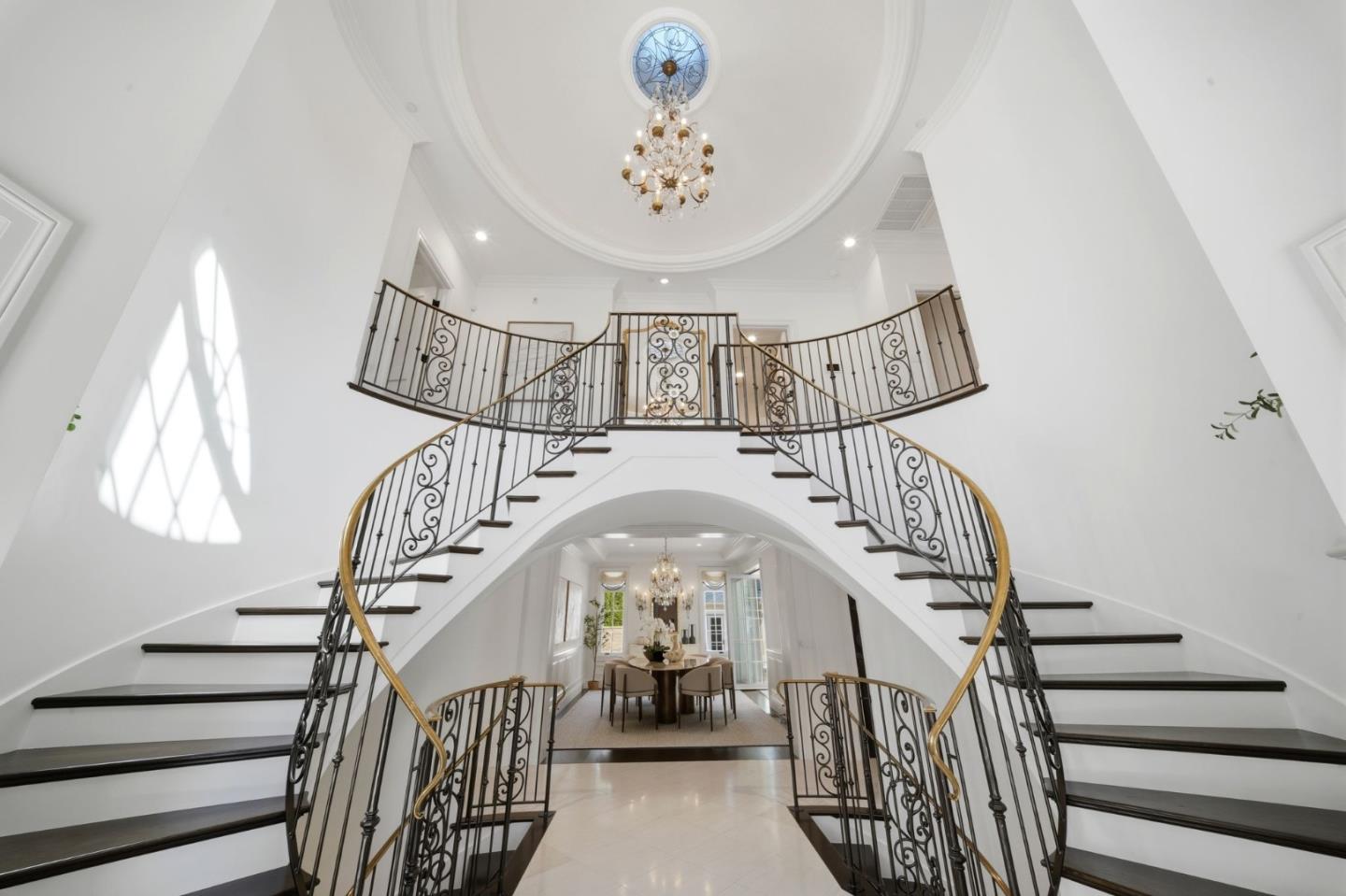 Detail Gallery Image 2 of 69 For 1501 Bryant St, Palo Alto,  CA 94301 - 5 Beds | 5/3 Baths