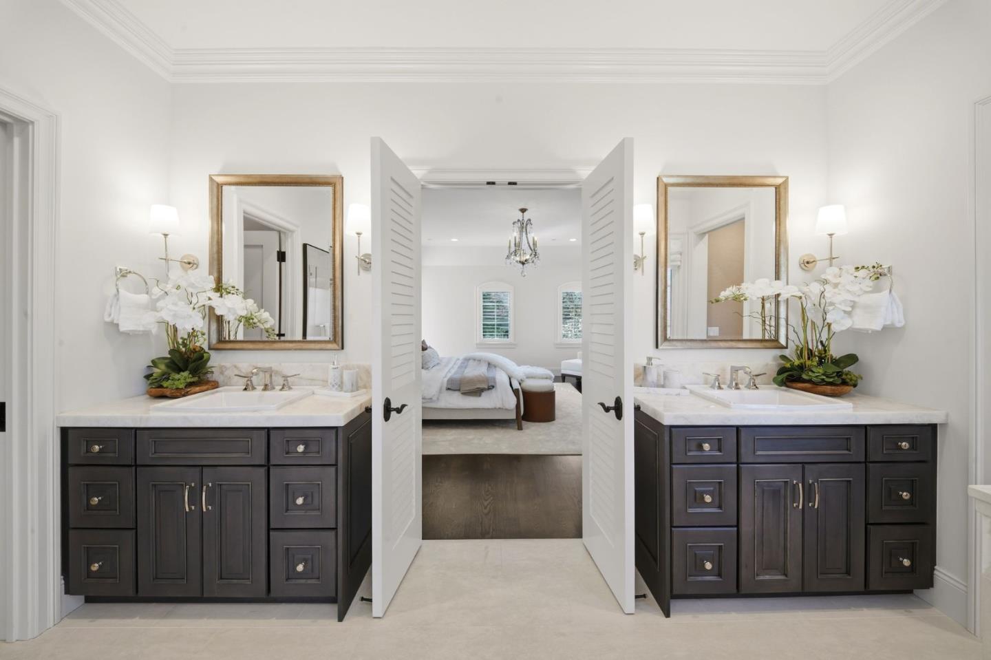 Detail Gallery Image 28 of 69 For 1501 Bryant St, Palo Alto,  CA 94301 - 5 Beds | 5/3 Baths