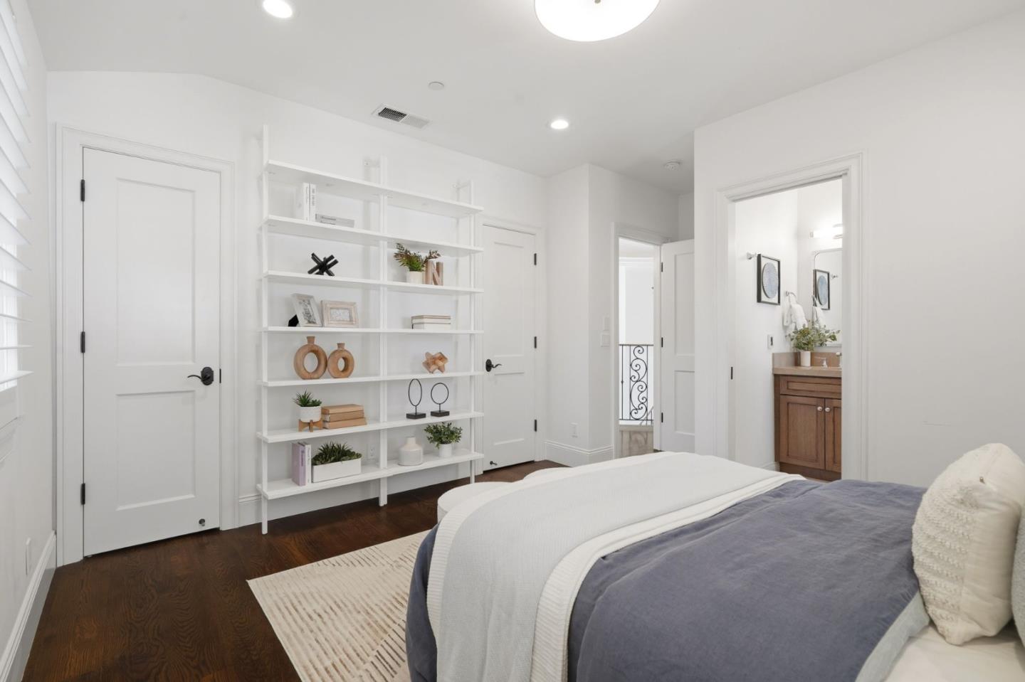 Detail Gallery Image 30 of 69 For 1501 Bryant St, Palo Alto,  CA 94301 - 5 Beds | 5/3 Baths