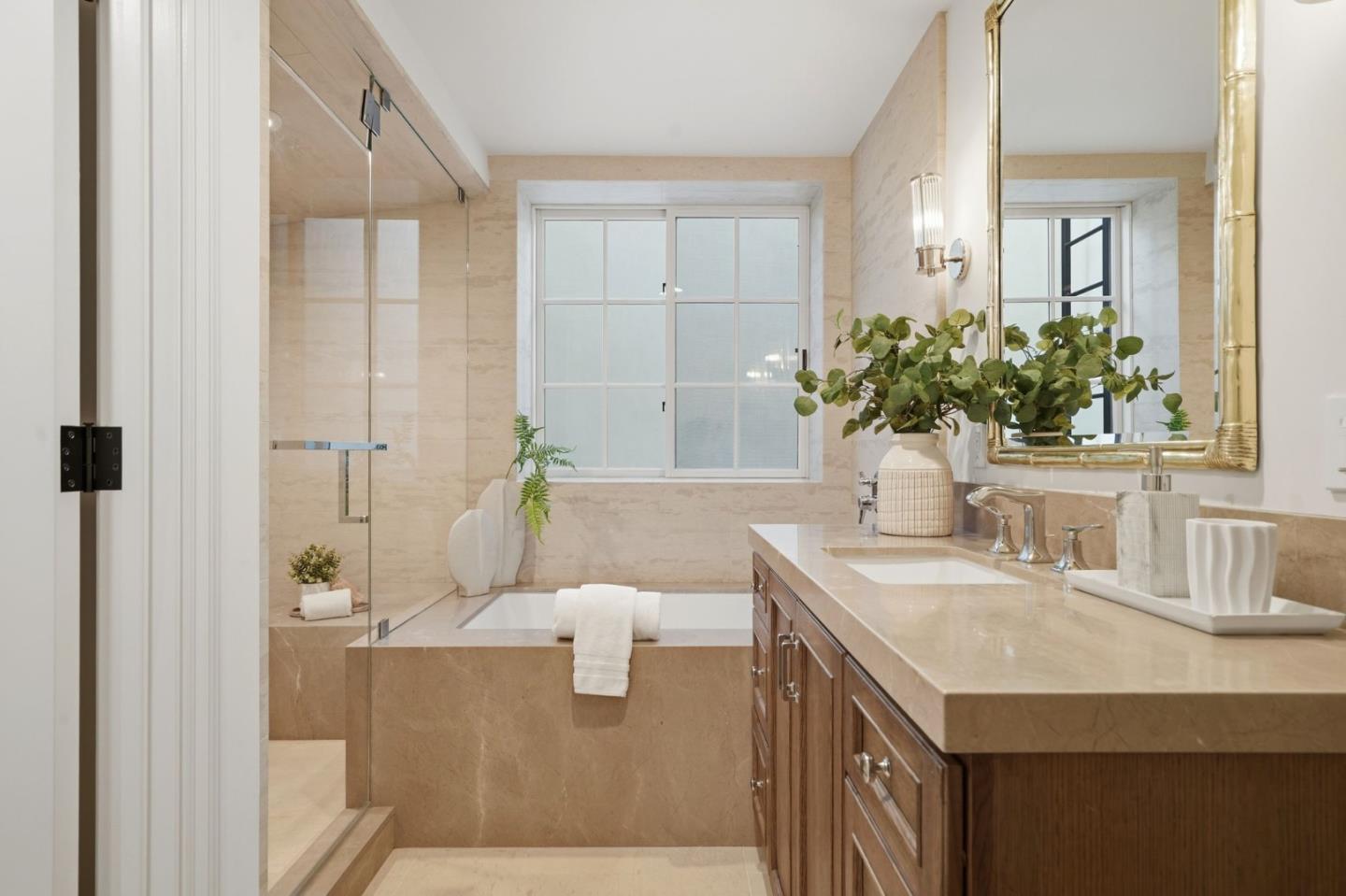 Detail Gallery Image 39 of 69 For 1501 Bryant St, Palo Alto,  CA 94301 - 5 Beds | 5/3 Baths