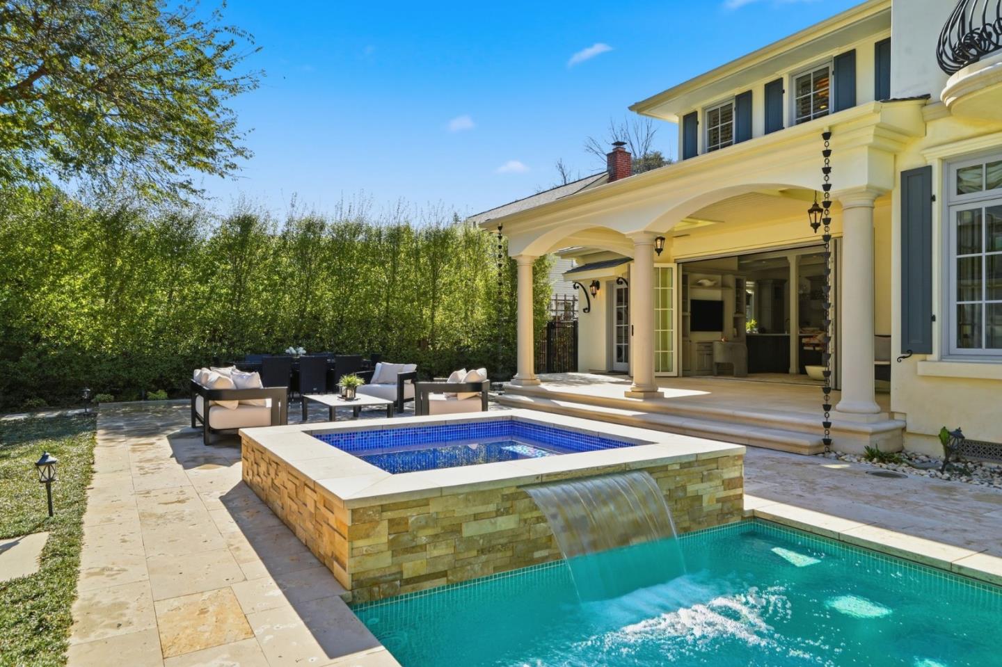 Detail Gallery Image 6 of 69 For 1501 Bryant St, Palo Alto,  CA 94301 - 5 Beds | 5/3 Baths