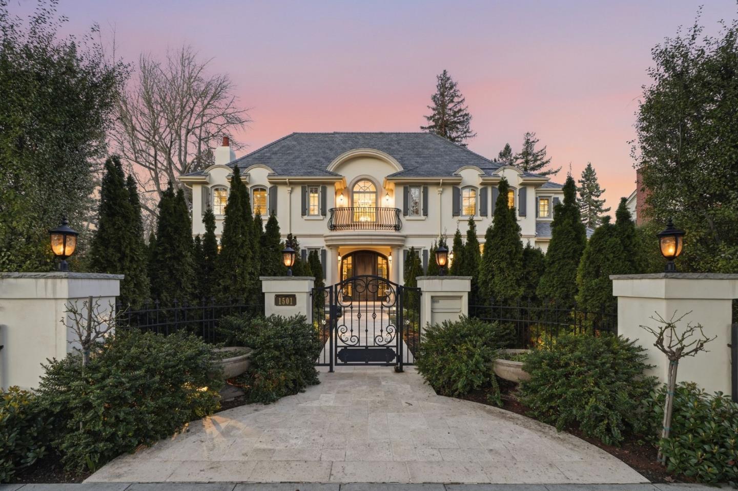 Detail Gallery Image 61 of 69 For 1501 Bryant St, Palo Alto,  CA 94301 - 5 Beds | 5/3 Baths