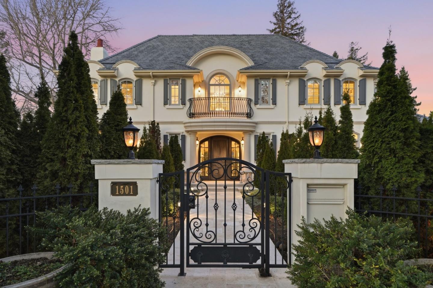 Detail Gallery Image 63 of 69 For 1501 Bryant St, Palo Alto,  CA 94301 - 5 Beds | 5/3 Baths