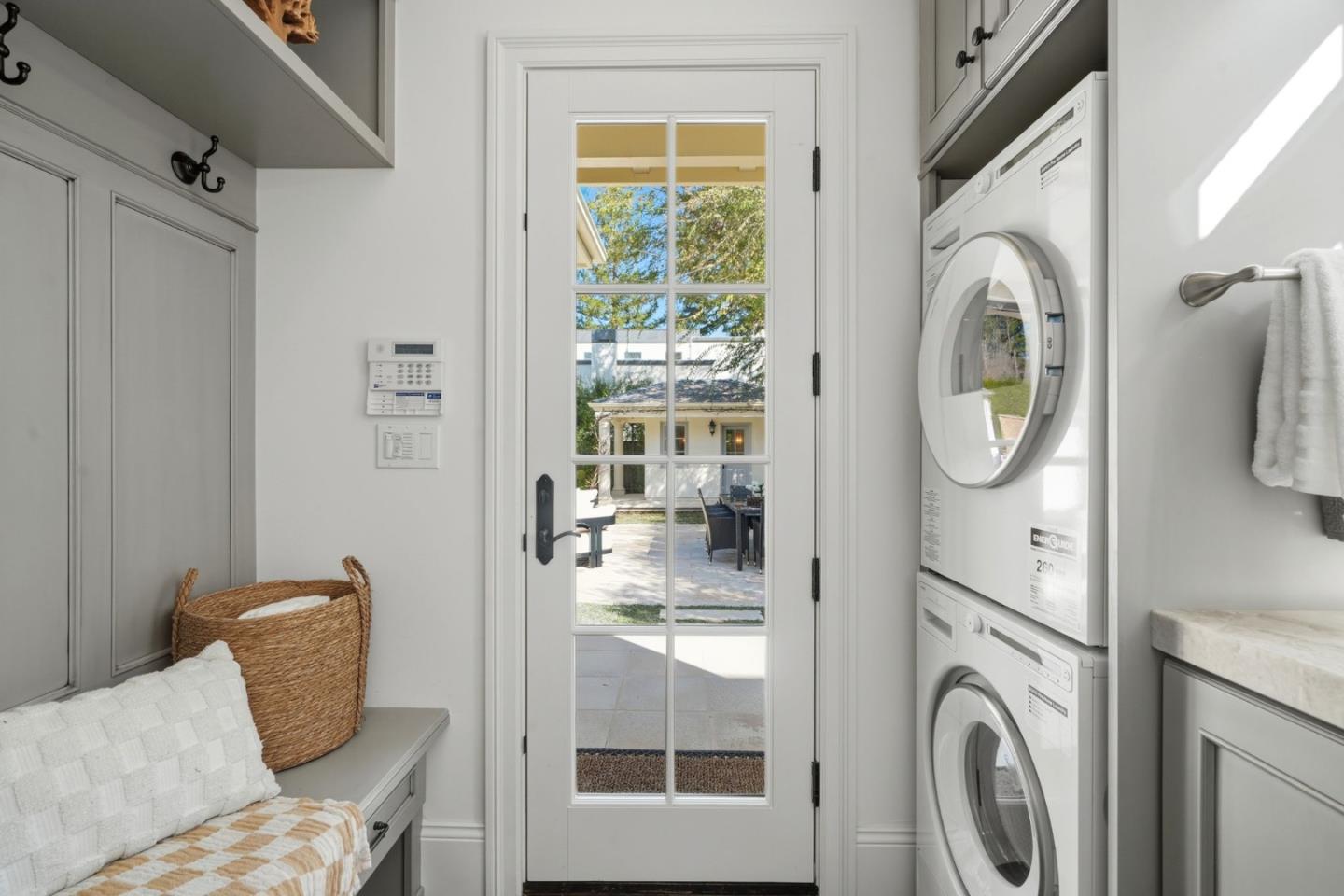 Detail Gallery Image 66 of 69 For 1501 Bryant St, Palo Alto,  CA 94301 - 5 Beds | 5/3 Baths