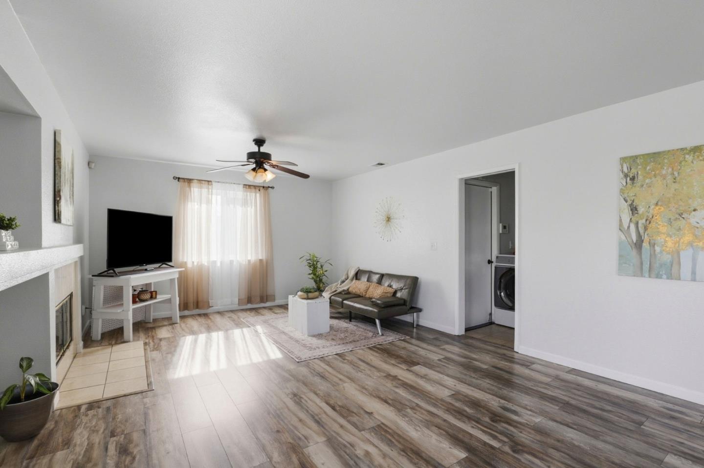 Detail Gallery Image 11 of 39 For 2191 Spruce Dr, Hollister,  CA 95023 - 4 Beds | 2 Baths