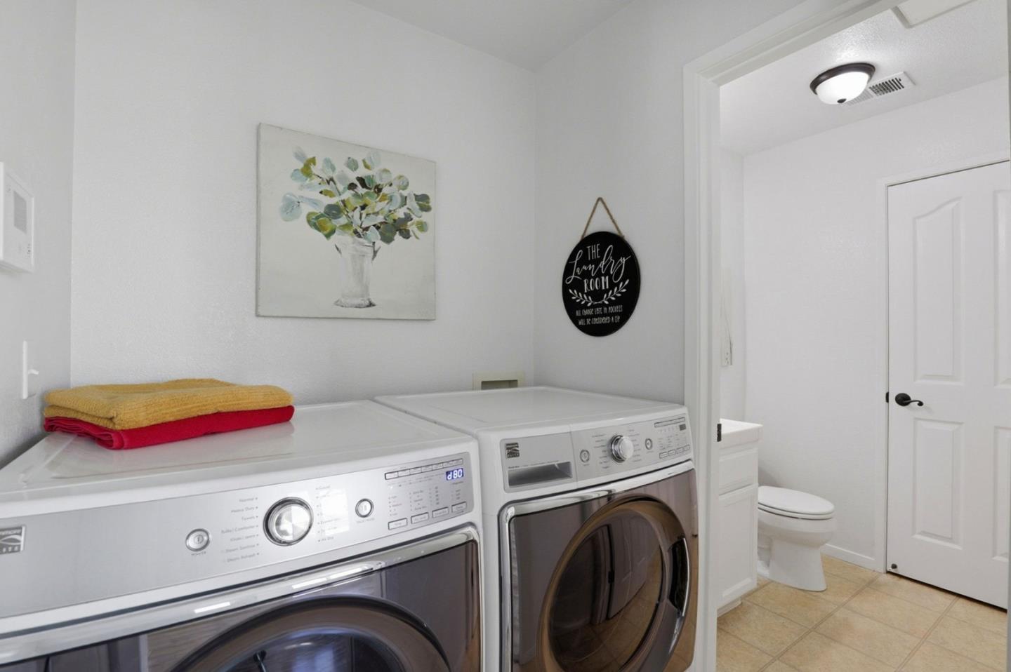 Detail Gallery Image 12 of 39 For 2191 Spruce Dr, Hollister,  CA 95023 - 4 Beds | 2 Baths