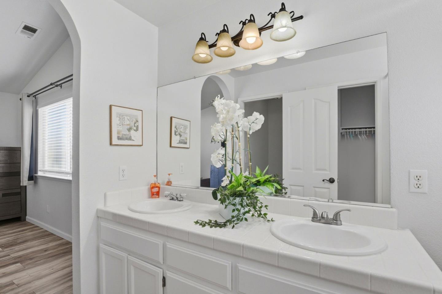 Detail Gallery Image 19 of 39 For 2191 Spruce Dr, Hollister,  CA 95023 - 4 Beds | 2 Baths