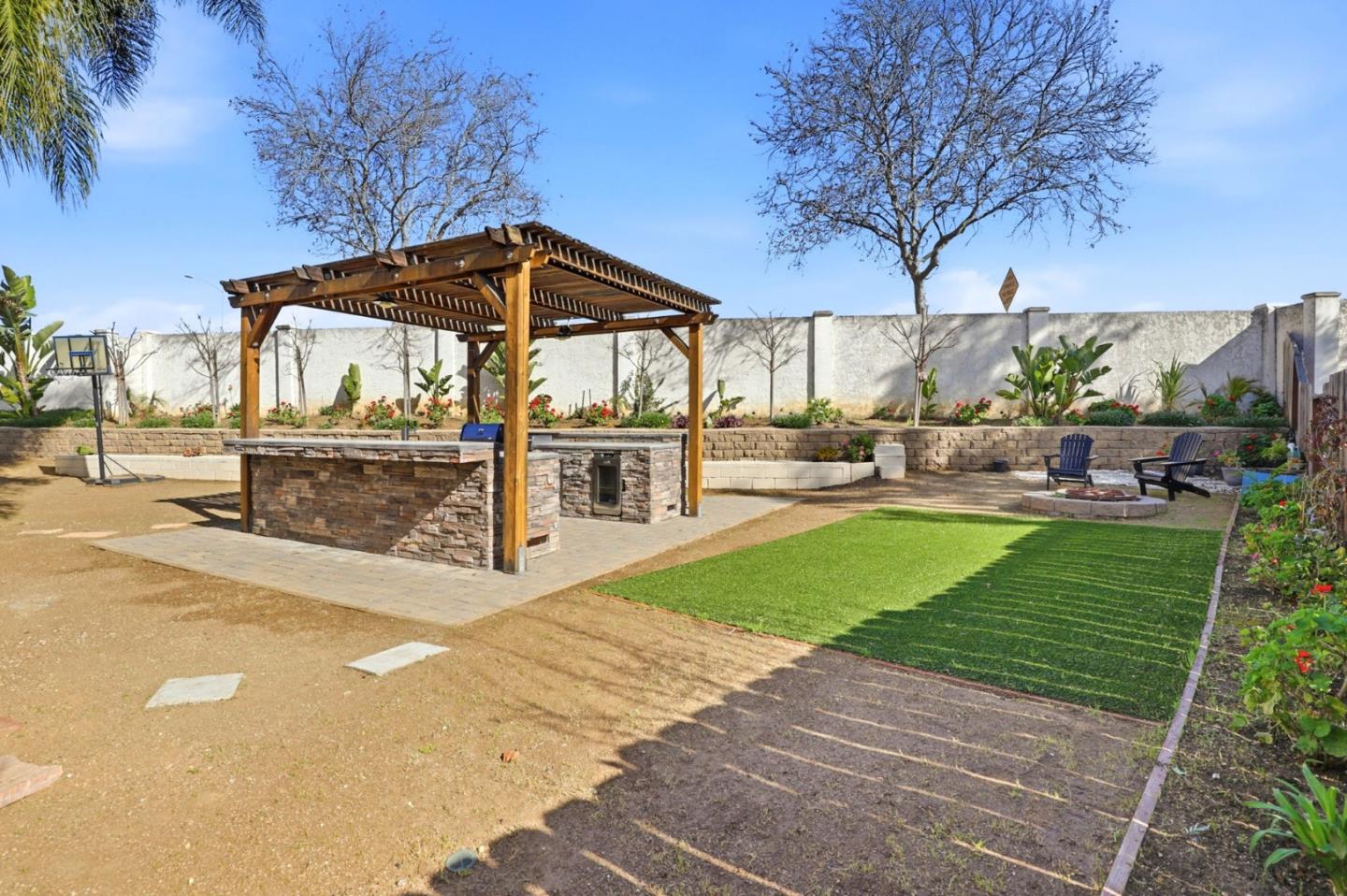 Detail Gallery Image 34 of 39 For 2191 Spruce Dr, Hollister,  CA 95023 - 4 Beds | 2 Baths