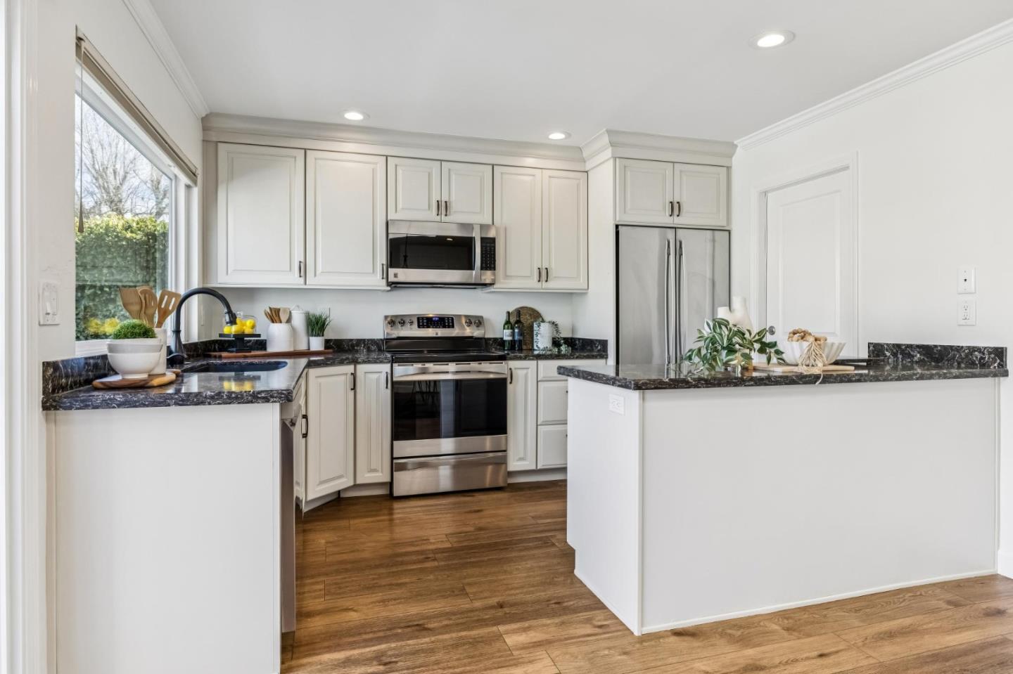 Detail Gallery Image 14 of 43 For 4845 Los Arboles Pl, Fremont,  CA 94536 - 2 Beds | 2 Baths