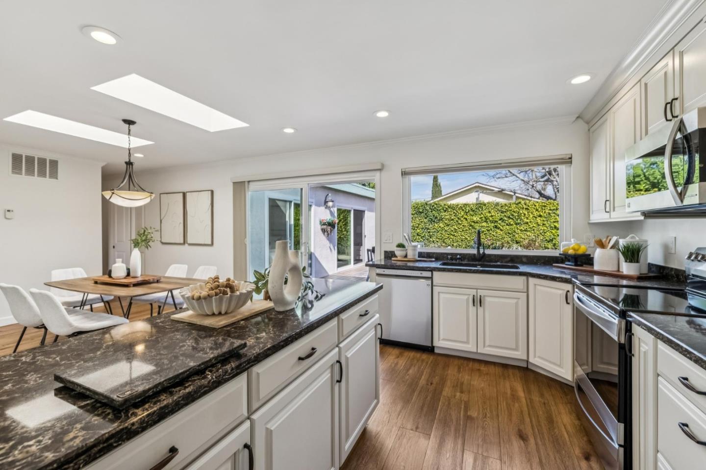 Detail Gallery Image 16 of 43 For 4845 Los Arboles Pl, Fremont,  CA 94536 - 2 Beds | 2 Baths