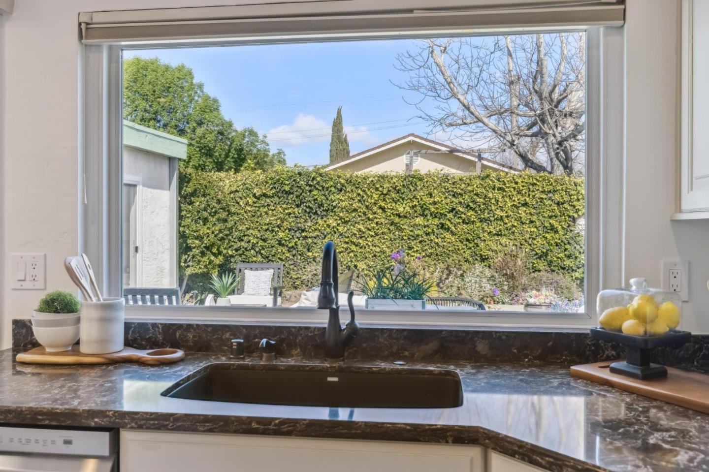 Detail Gallery Image 17 of 43 For 4845 Los Arboles Pl, Fremont,  CA 94536 - 2 Beds | 2 Baths