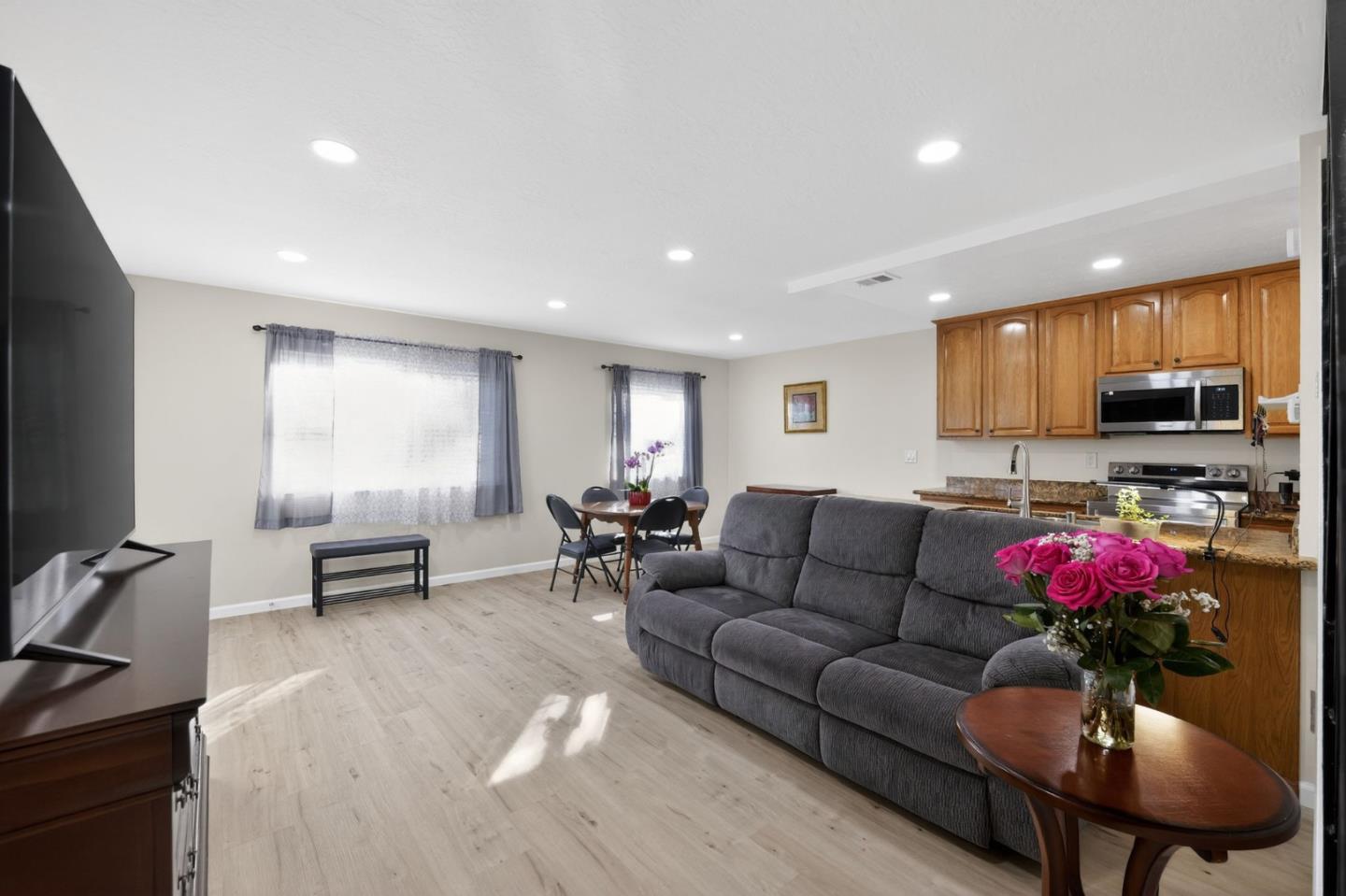 Detail Gallery Image 11 of 43 For 792 Warring #3,  San Jose,  CA 95123 - 2 Beds | 1 Baths