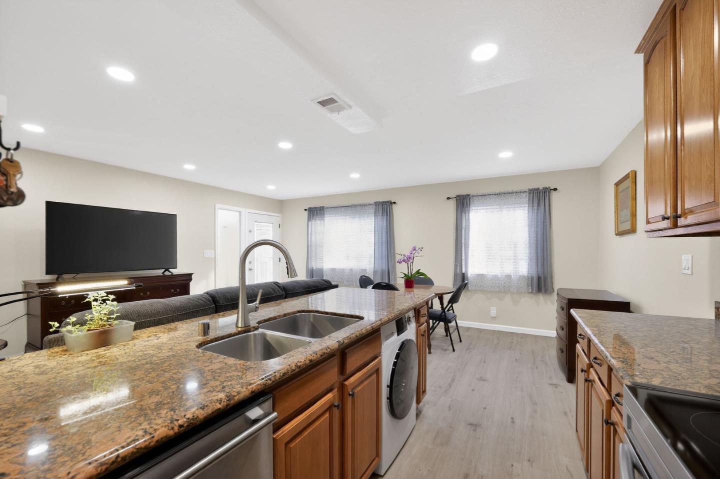 Detail Gallery Image 12 of 43 For 792 Warring #3,  San Jose,  CA 95123 - 2 Beds | 1 Baths