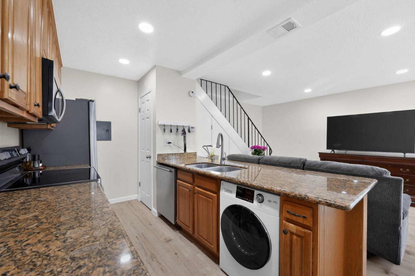 Detail Gallery Image 13 of 43 For 792 Warring #3,  San Jose,  CA 95123 - 2 Beds | 1 Baths