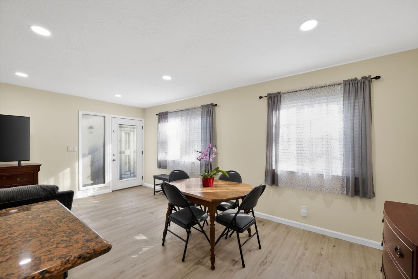 Detail Gallery Image 19 of 43 For 792 Warring #3,  San Jose,  CA 95123 - 2 Beds | 1 Baths