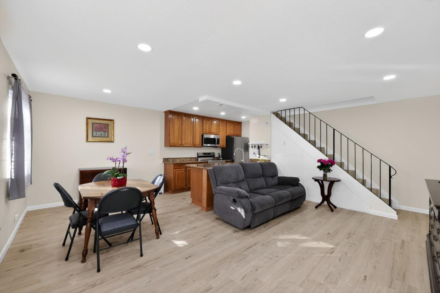 Detail Gallery Image 26 of 43 For 792 Warring #3,  San Jose,  CA 95123 - 2 Beds | 1 Baths