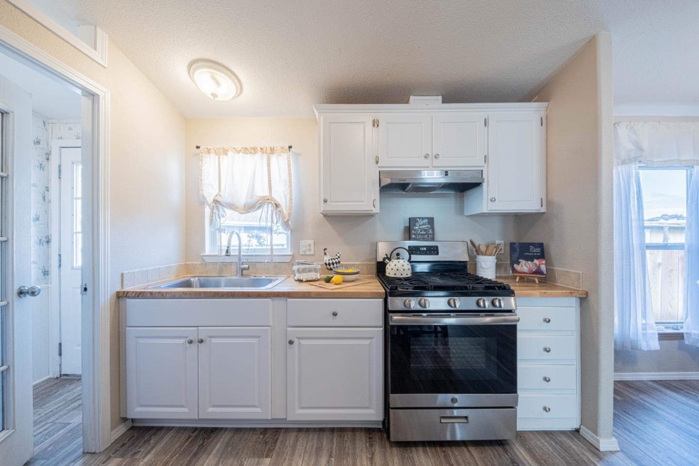 Detail Gallery Image 13 of 31 For 1206 La Salle Ave #7,  Seaside,  CA 93955 - 3 Beds | 2 Baths