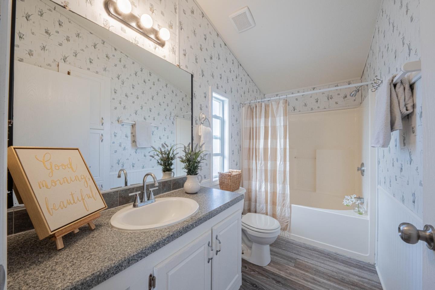 Detail Gallery Image 18 of 31 For 1206 La Salle Ave #7,  Seaside,  CA 93955 - 3 Beds | 2 Baths
