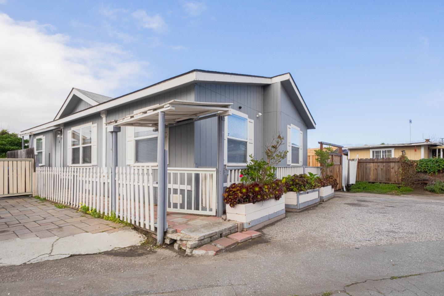 Detail Gallery Image 2 of 31 For 1206 La Salle Ave #7,  Seaside,  CA 93955 - 3 Beds | 2 Baths