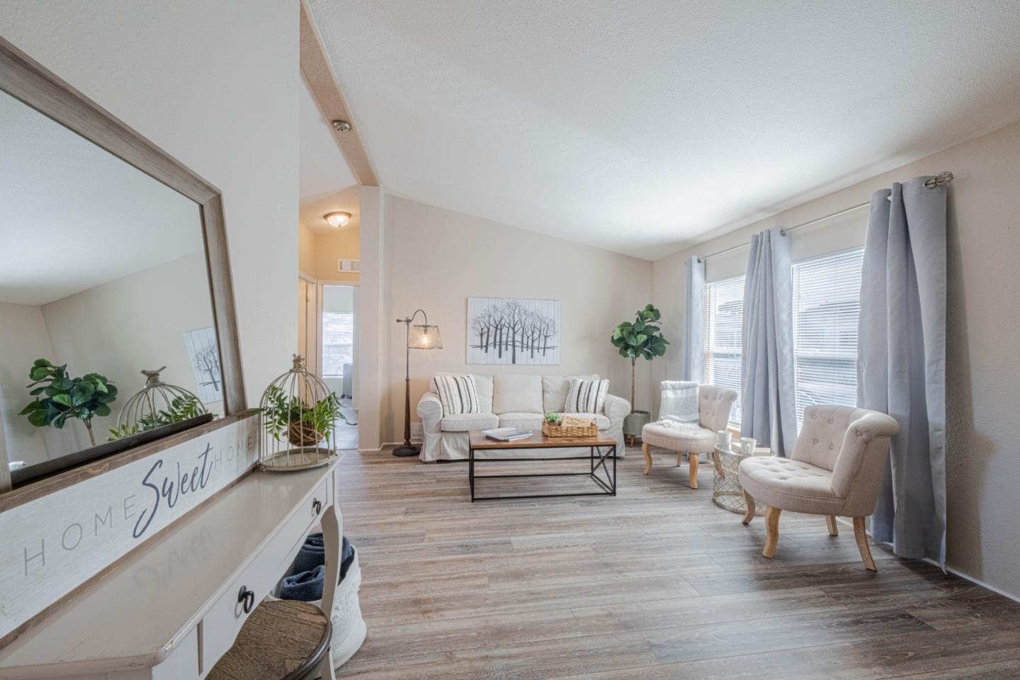 Detail Gallery Image 4 of 31 For 1206 La Salle Ave #7,  Seaside,  CA 93955 - 3 Beds | 2 Baths